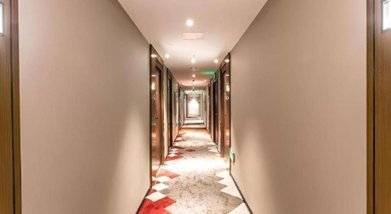 Borrman Hotel Beihai Avenue High-speed Railway Station, Gaode, China