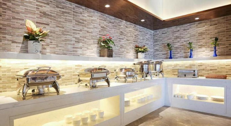 Lavande Hotel Nanchang West Station Guoti Center Metro Station, Nanchang, China
