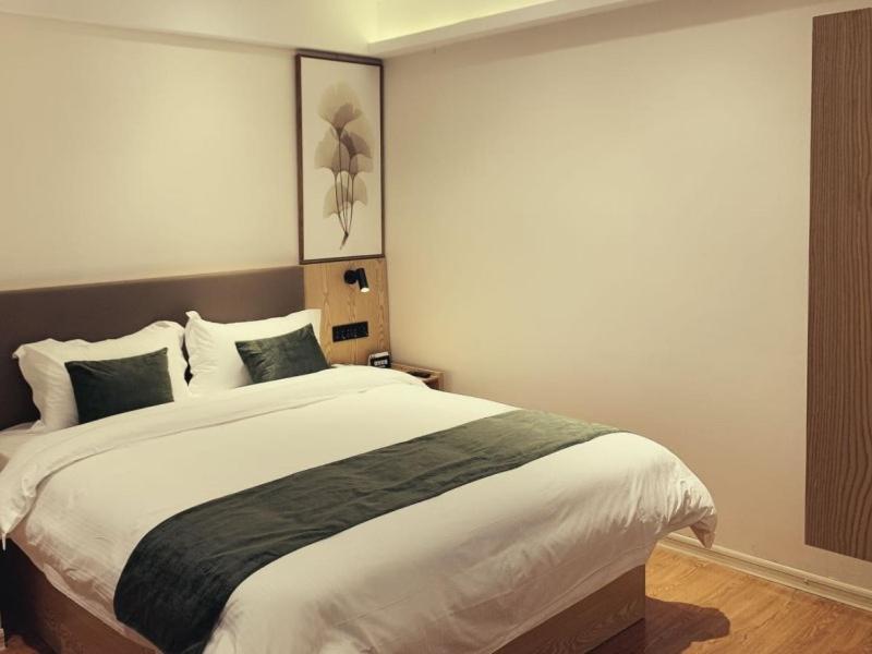 GreenTree Inn Express Hotel Jiangsu Suqian Shuyang Bus Station, Shuyang, China