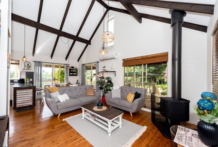 Doomben Ridge Farm House, Beechmont, Australia