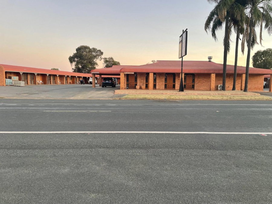 True blue Motor Inn, West Wyalong, Australia