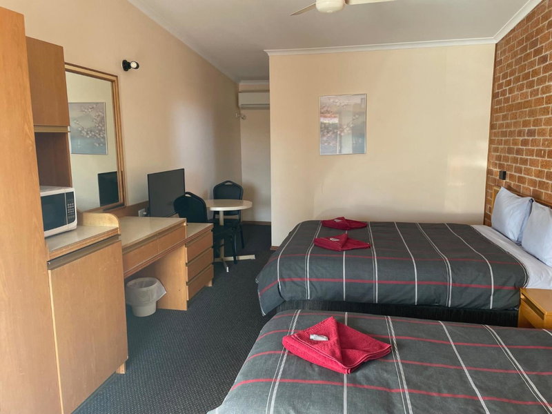 True blue Motor Inn, West Wyalong, Australia