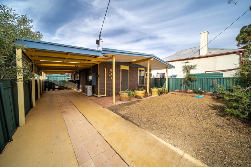 Flinders Ranges Bed and Breakfast, Hawker, Australia