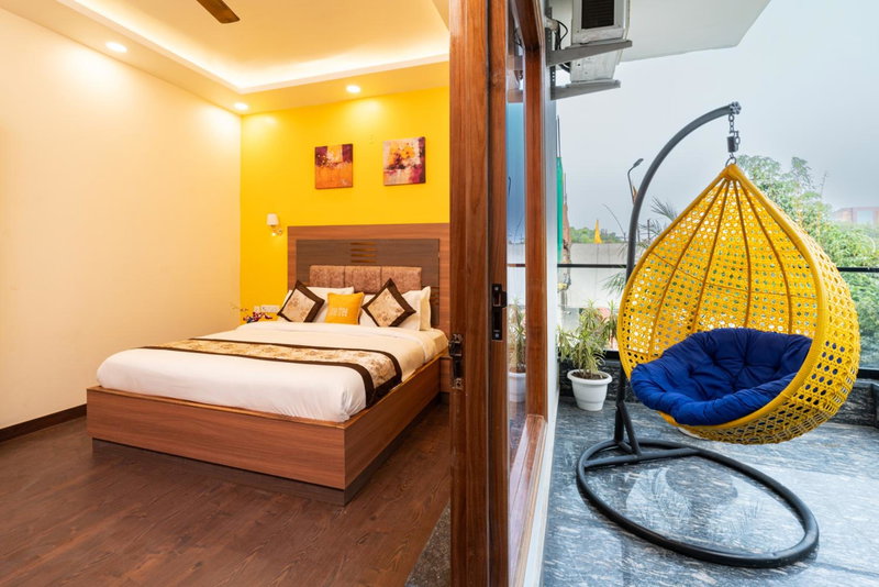 Lime Tree Two BHK Service Apartment Golf Course Road Gurgaon, Gurgaon, India