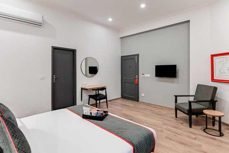 Super OYO Townhouse Vijay Khand Gomti Nagar, Lucknow, India
