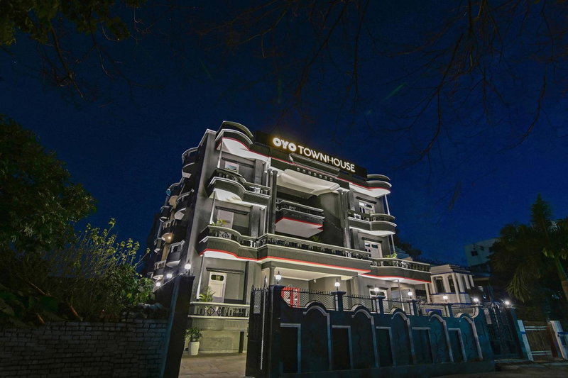 Super OYO Townhouse Vijay Khand Gomti Nagar, Lucknow, India
