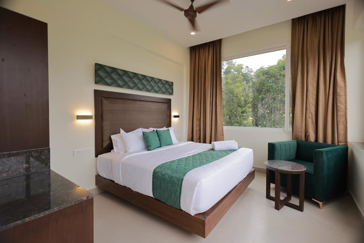 Hotel · Hotel Aavudai Grand, Aramboli