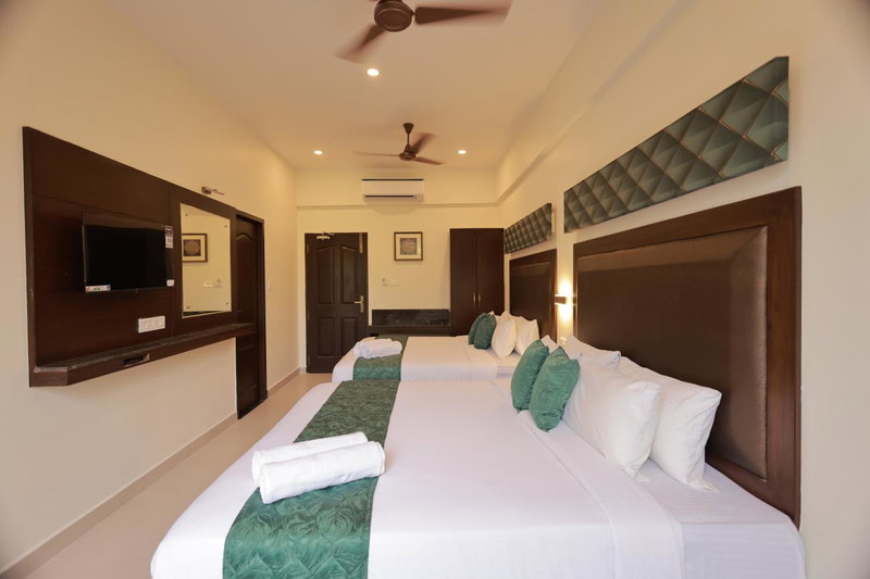 Hotel Aavudai Grand, Aramboli, India