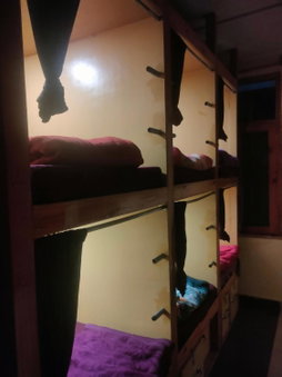 indian backpackers hostel, Manāli, India