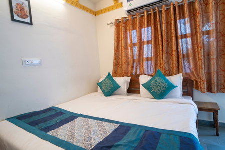 Hotel Ambavgarh Palace, Udaipur, India