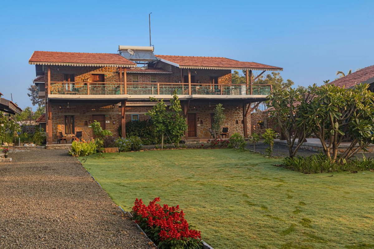 Hotel · SaffronStays Lake House Bouganvillea, Nashik -villa with great lake views and patio dining, Nashik