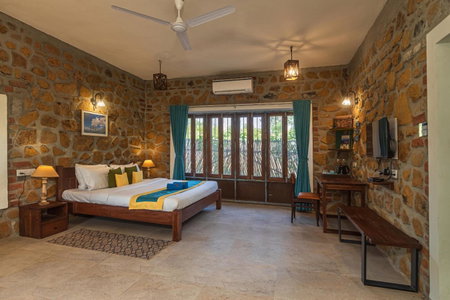 SaffronStays Lake House Bouganvillea, Nashik -villa with great lake views and patio dining, Nashik, India