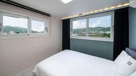 Geojedo Modern 239 Pension Spa, Netflix, Munhwanuri, Geoje, South Korea