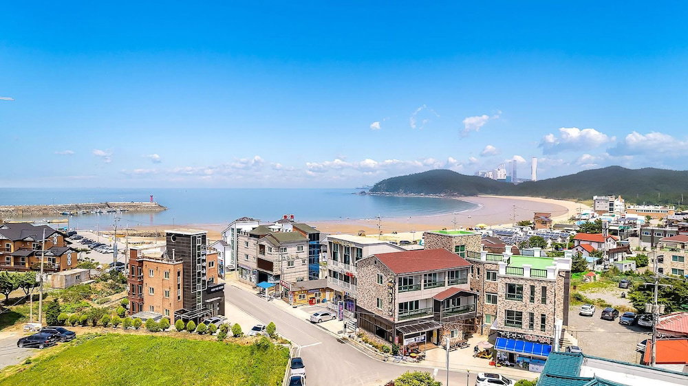 Hotel · Taean Badaneomeo Pension, Taean