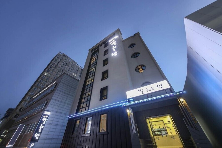 Starry Night Motel, Sokcho, South Korea