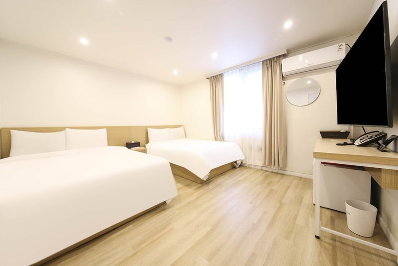 Starry Night Motel, Sokcho, South Korea