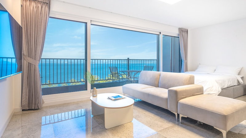 Yeosu Rebeu183184 Oceanview Pension, Yeosu, South Korea