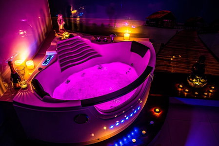 Jacuzzi Apartment Zen, Kraków, Poland