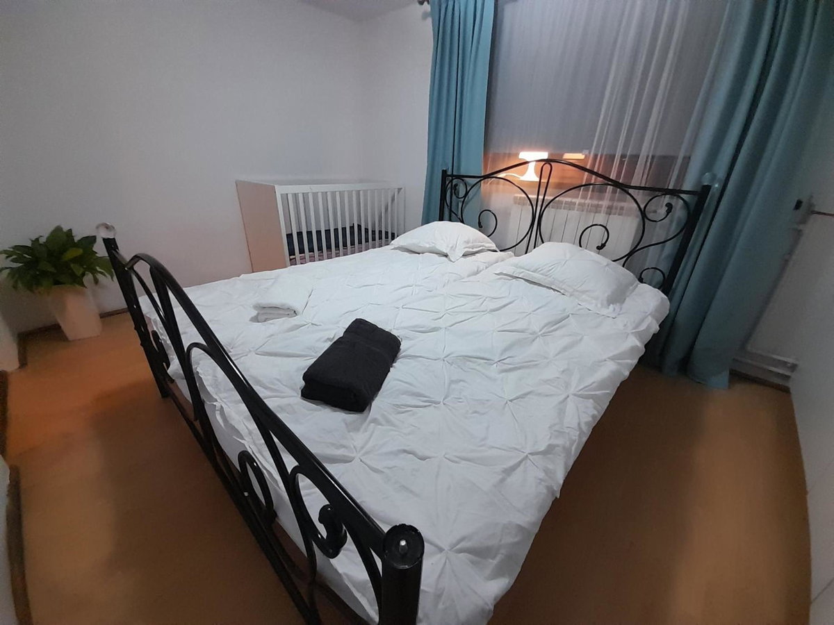 Hotel · Dąbrowski, Nadarzyn