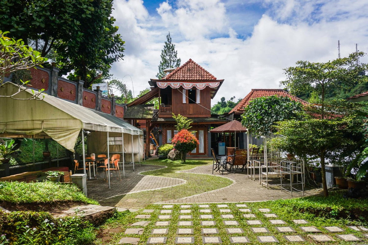 Hotel · Bantal Guling Villa, Lembang