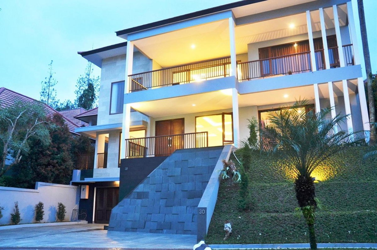 Hotel · Kirei Mountain View Villa 7 Bedrooms With a Private Heated Swimming Pool, Bandung