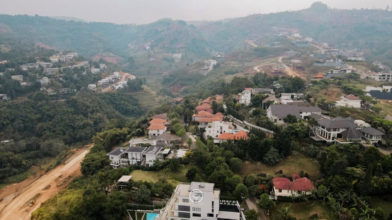 Kirei Mountain View Villa 7 Bedrooms With a Private Heated Swimming Pool, Bandung, Indonesia