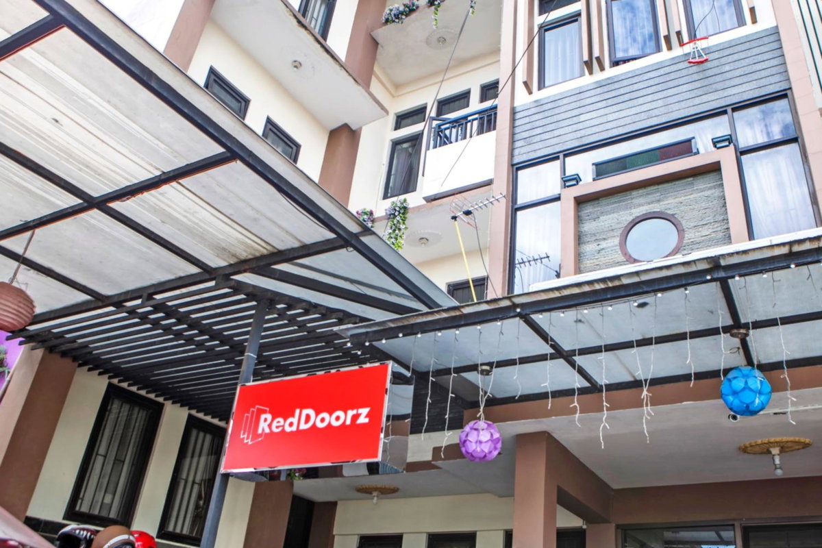Hotel · RedDoorz Plus near Isola UPI, Bandung