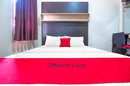RedDoorz Plus near Isola UPI, Bandung, Indonesia