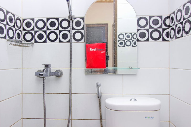 RedDoorz Plus near Isola UPI, Bandung, Indonesia