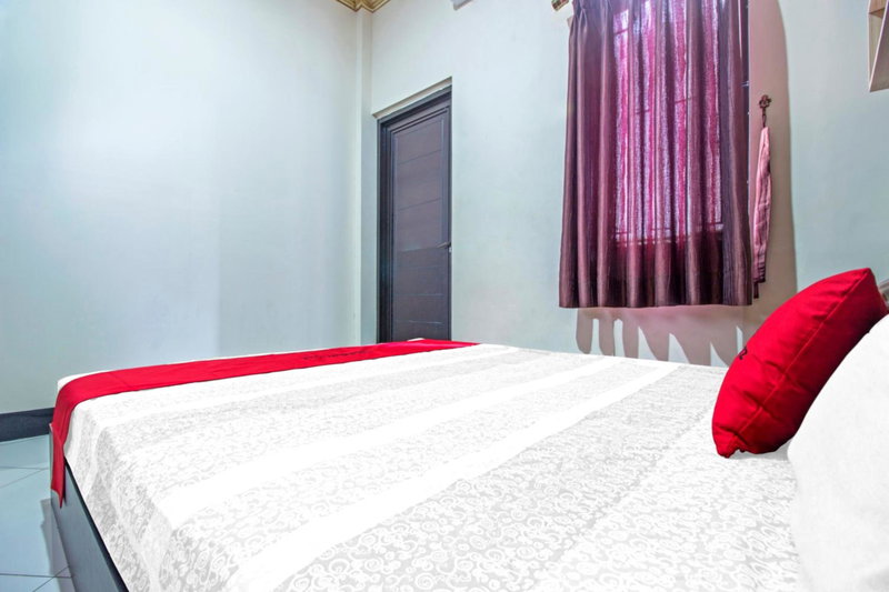 RedDoorz Plus near Isola UPI, Bandung, Indonesia