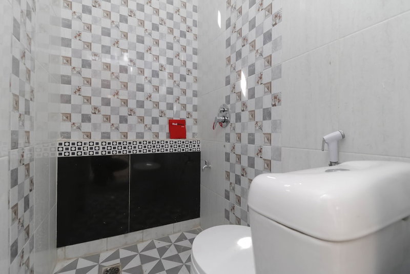 RedDoorz Plus near RS Royal Prima, Medan, Indonesia