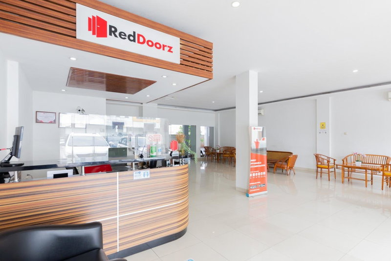 RedDoorz Plus near Living Plaza Jababeka, Bekasi, Indonesia