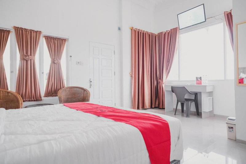 RedDoorz Syariah near Arafah Hospital Jambi, Jambi, Indonesia