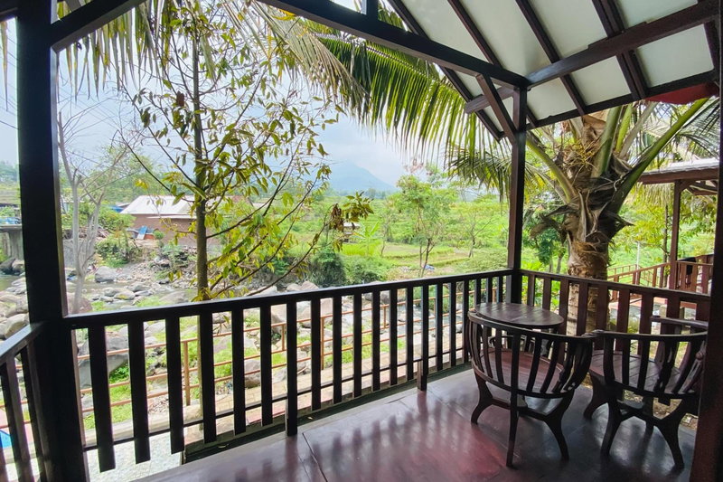Hotel dan Gazebo Syariah Pinggir Kali Prigen RedPartner, Pasuruan, Indonesia