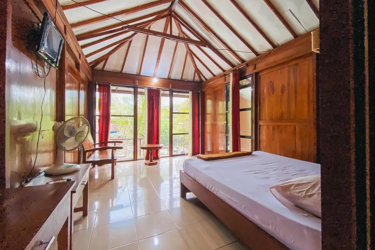 Hotel dan Gazebo Syariah Pinggir Kali Prigen RedPartner, Indonesia