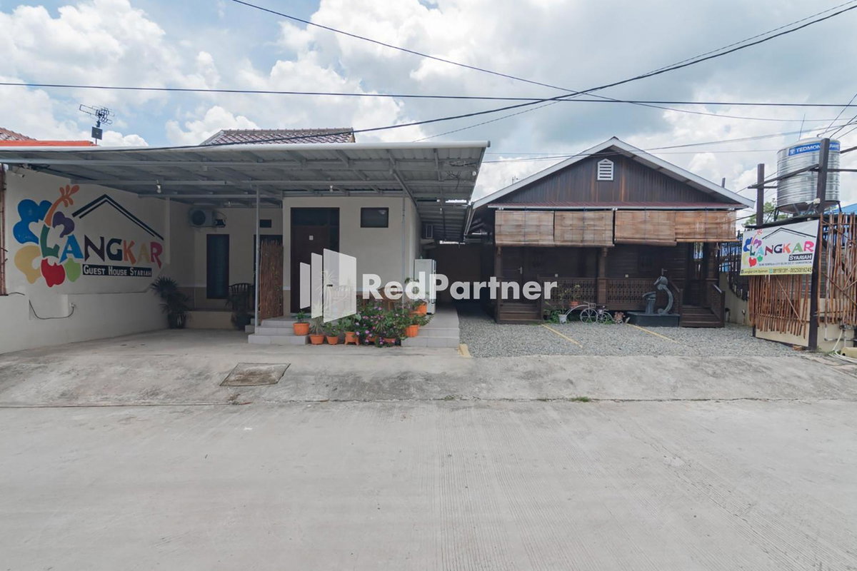 Langkar Guest House Syariah Mitra RedDoorz, Indonesia