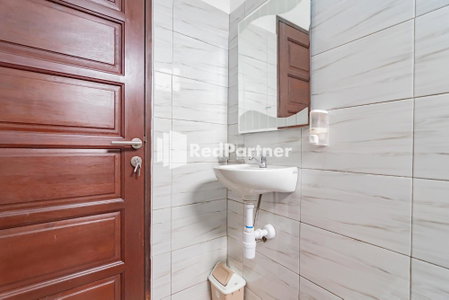 Langkar Guest House Syariah Mitra RedDoorz, Samarinda, Indonesia