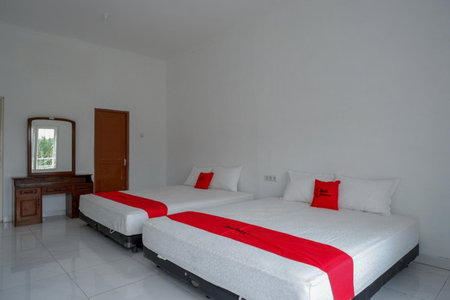 RedDoorz Syariah near UMS Solo - RSO Soeharso, Solo, Indonesia