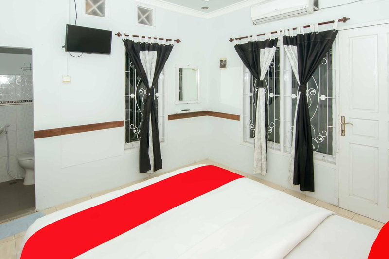 Zazadior Residence Syariah near Pantai Padang Mitra RedDoorz, Padang, Indonesia