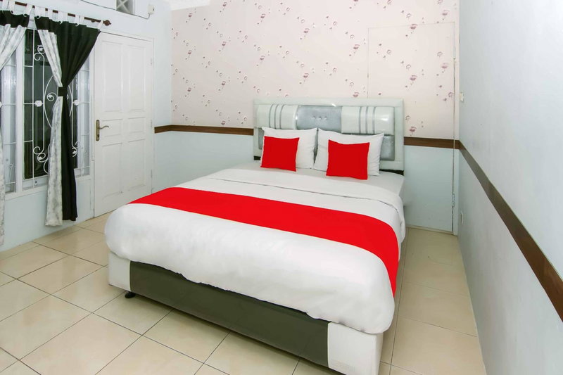 Zazadior Residence Syariah near Pantai Padang Mitra RedDoorz, Padang, Indonesia