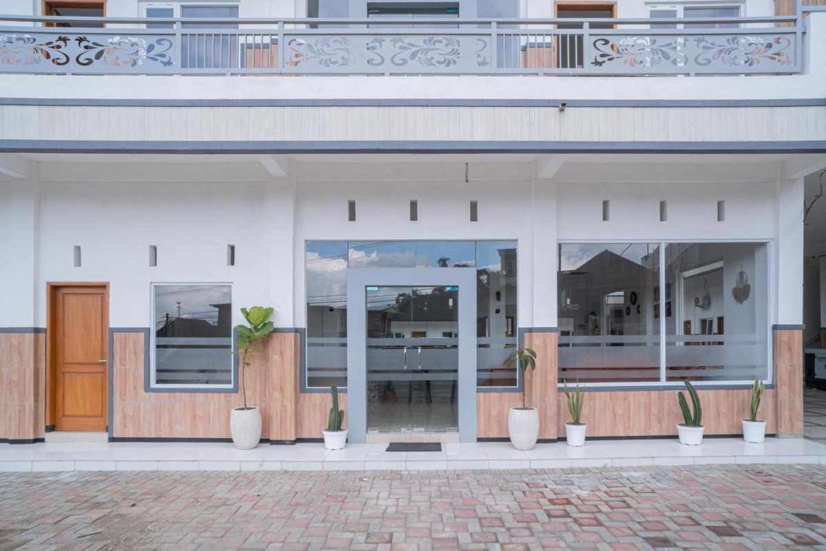 Hotel · Urbanview Hotel Sky Batu Malang by RedDoorz, Punten