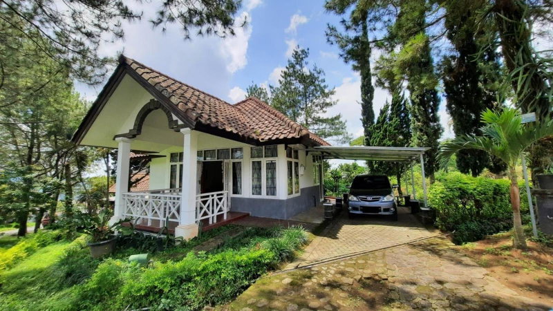 Villa Denisa, Tlekung, Indonesia