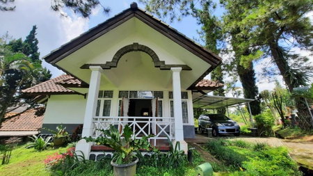 Villa Denisa, Tlekung, Indonesia