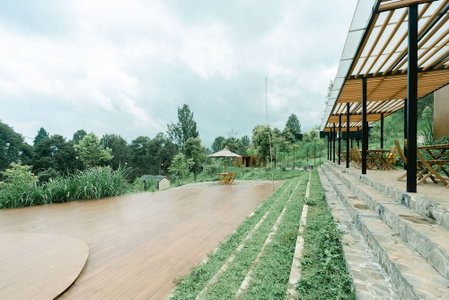 Bobocabin Gunung Mas, Cisarua, Indonesia