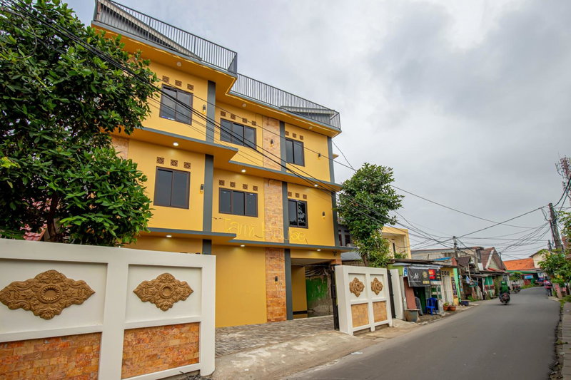 Tami House Bintaro Syariah, Tangerang, Indonesia