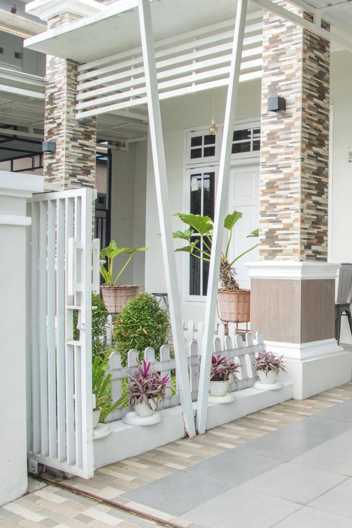 Hotel · Huning House - 5 Bedrooms, Purwokerto