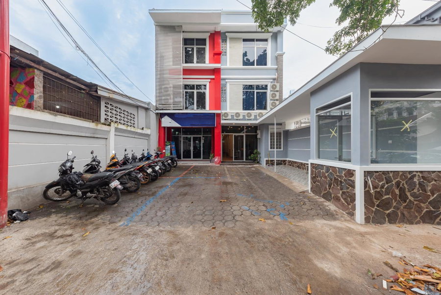 RedDoorz Plus @ Bagusrangin Street 2, Bandung, Indonesia