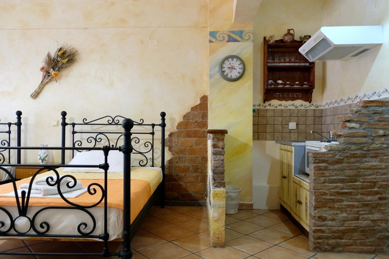 Aphrodite studios, Loutra Edipsou, Greece