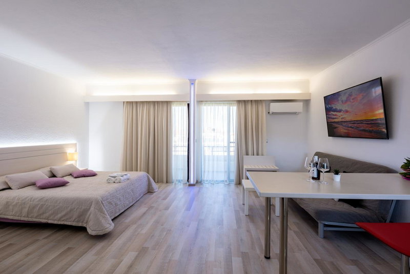 Terinikos Sunny Garden Hotel & Junior Suites, Ialyssos, Greece