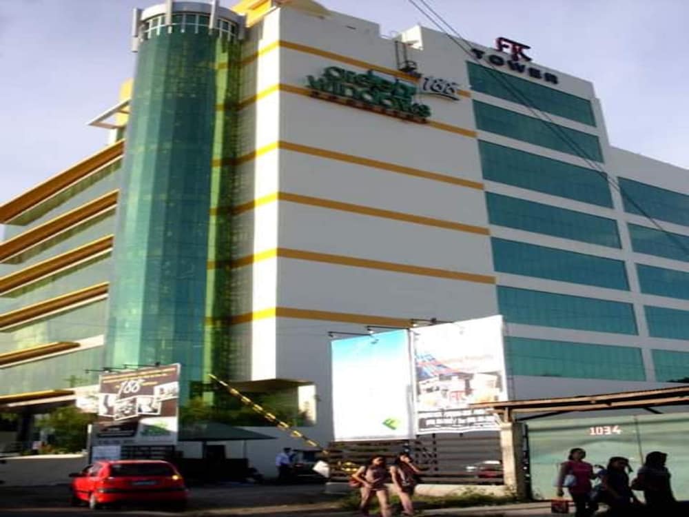Hotel · Vaccinated Staff - Capital O 826 Green Windows Dormitel, Davao